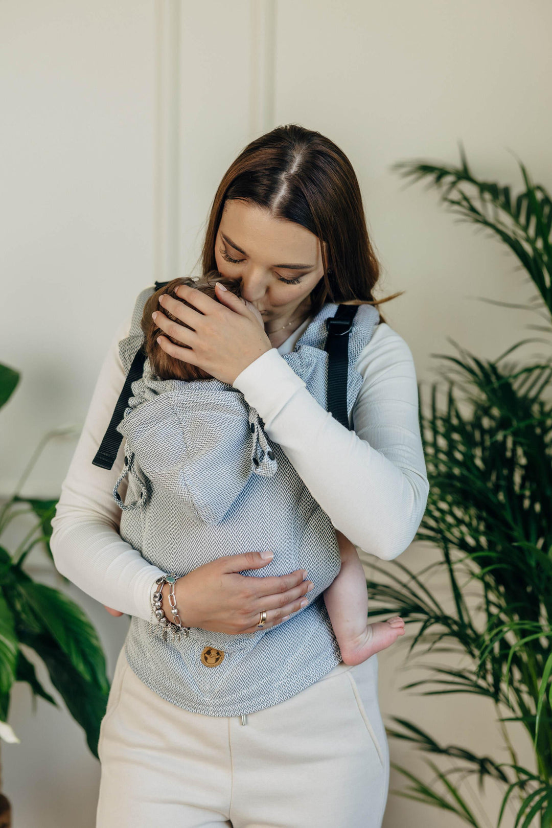 LennyLamb LennyGo Ergonomic Baby Carrier Toddler Size Little Herringbone Grey