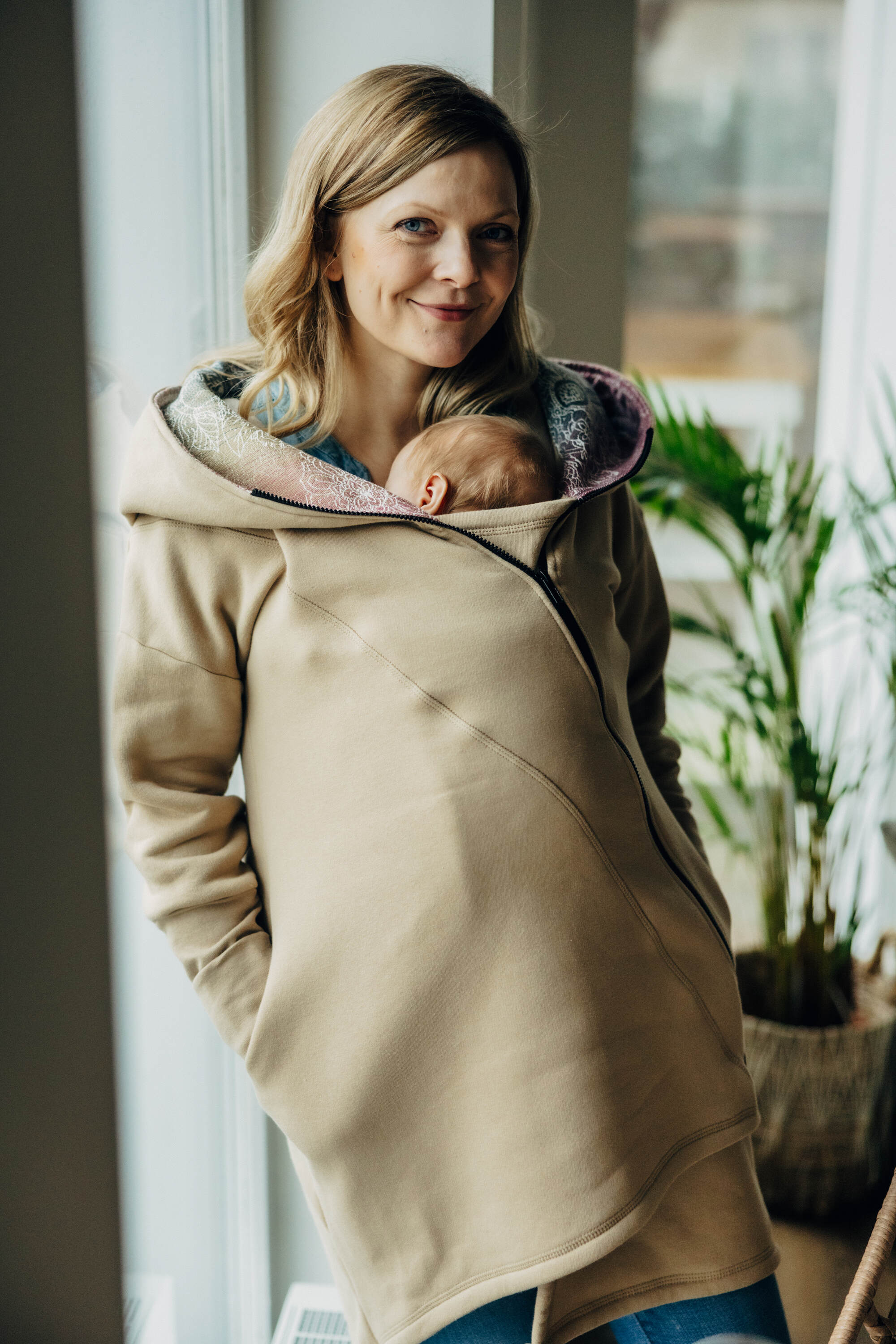 LennyLamb Asymmetrical Hoodie | Beige with Wild Wine Vineyard