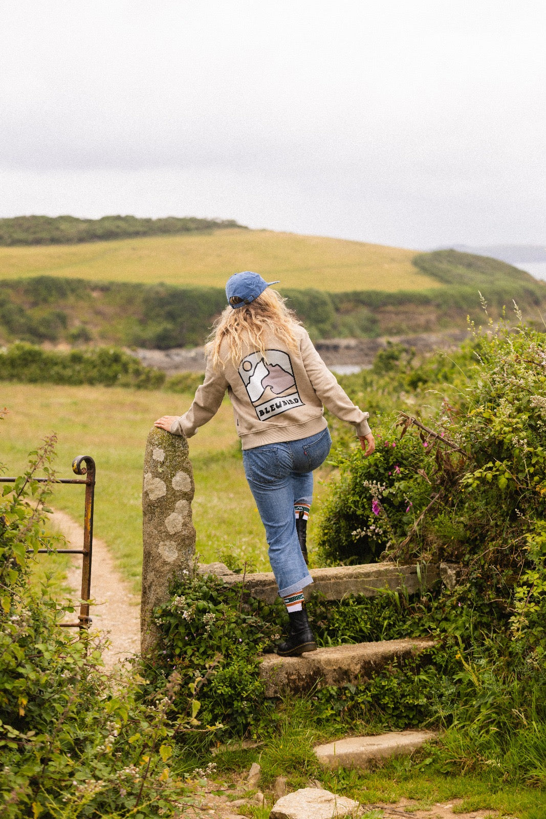 Bleubird Escape Cropped Sweatshirt Desert Sand - Freedom To Explore
