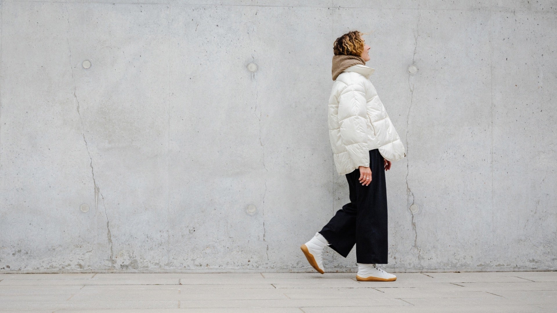 Vivobarefoot Woman's Gobi Hiber Limestone
